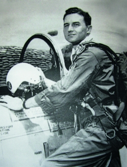 Американский пилот Ральф Парр, сбивший наш пассажирский Ил-12. / Родина