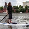 Станислав Орлов прошел на SUP-серфе по Москве-реке