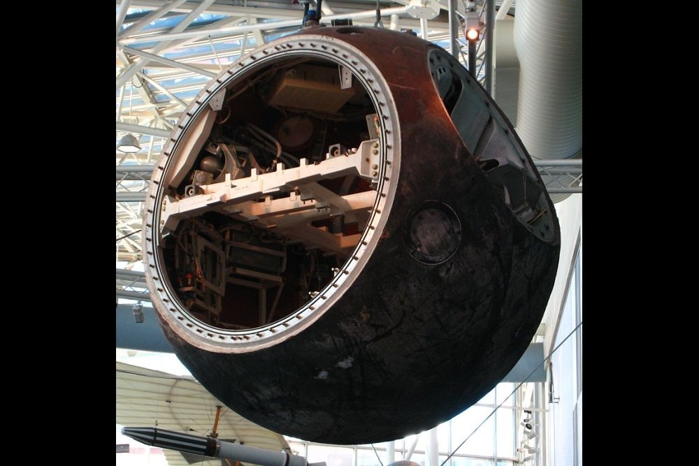 А это сама капсула в Музее авиации Сиэтла.