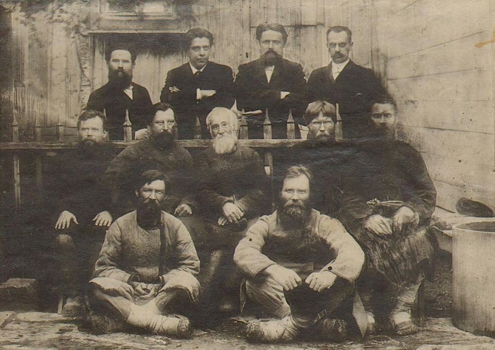 Защитники и оправданные по Мултанскому делу. Вятка, 4 июня 1896 года. Стоят слева направо: В.Г. Короленко, Н.П. Карабчевский, М.И. Дрягин, П.М. Красников.
