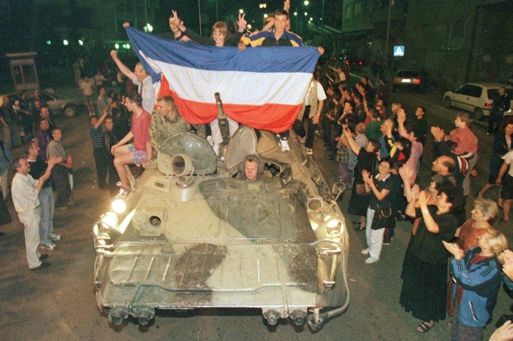 Вступление российских войск в Приштину. / Getty Images