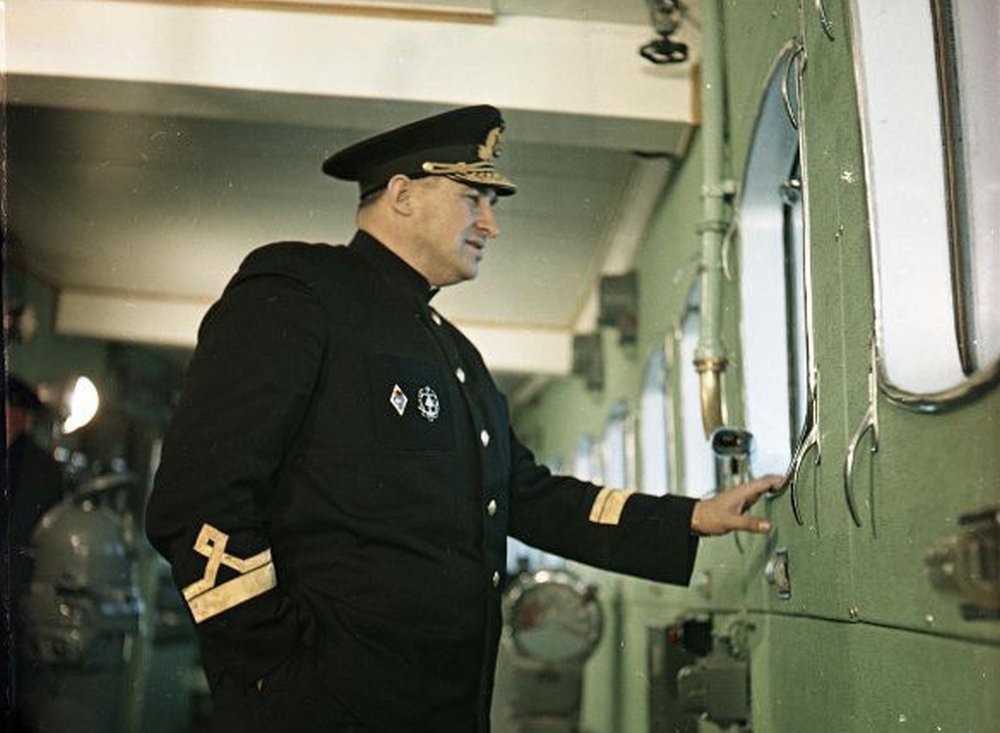 ...и ее главный "герой" - капитан-директор китобойной флотилии "Советская Украина" Алексей Соляник.