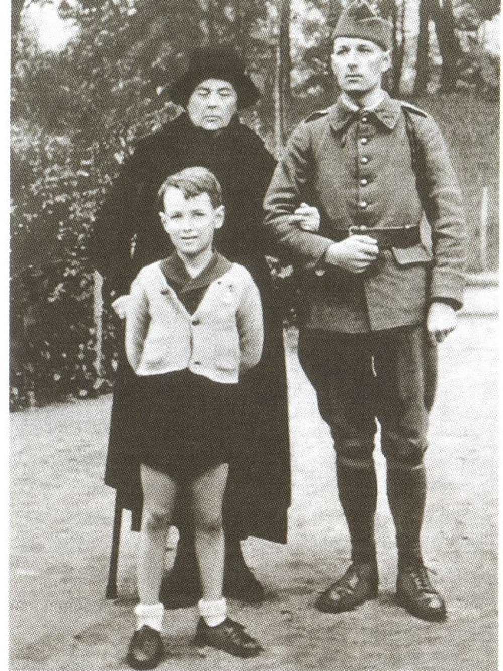 Вдова Колчака с сыном и внуком.