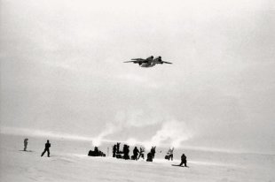   Как киевский чудо-самолет сел на обломок дрейфующей льдины и спас московскую экспедицию 