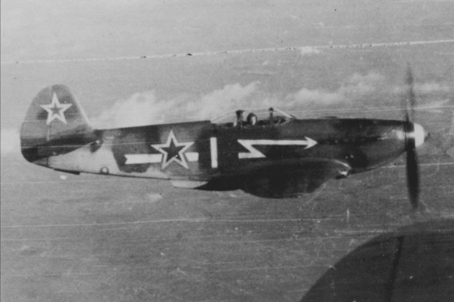 Авиаполк "Нормандия-Неман" вернулся в Париж на советских Як-3 75 лет назад