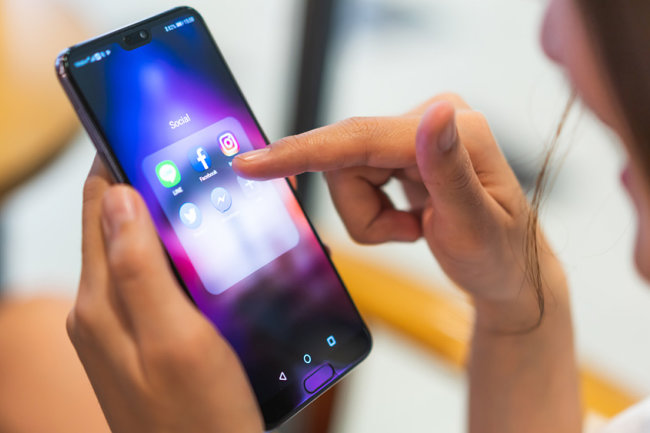 Новую операционку для смартфонов Huawei назвали копией Android