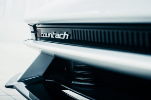 Lamborghini показала возрожденный Countach на новых тизерах