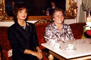    Женские судьбы "вторых половинок" Хрущева и Кеннеди оказались поразительно похожи 