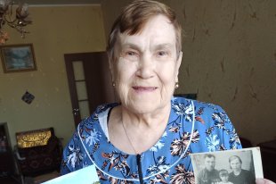    Жительница Поморья поставила памятник участникам войны на свою пенсию 