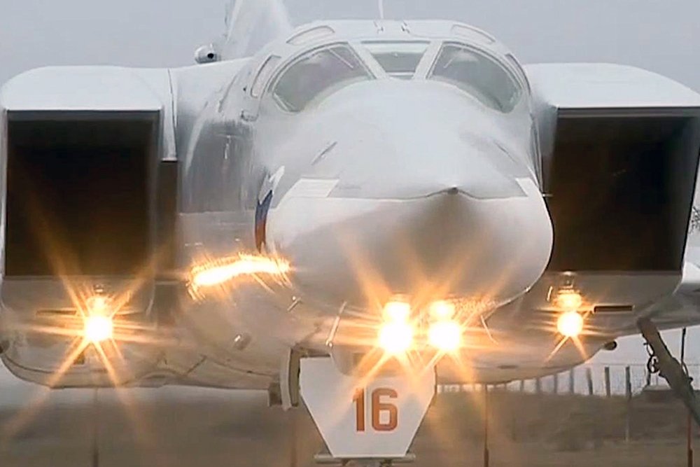 Стало известно количество ракет "Кинжал" на бомбардировщике Ту-22М3 -  Российская газета