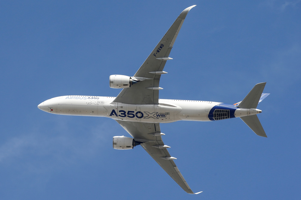 Новейшие Airbus A350 дважды теряли двигатели из-за пролитых напитков - Российская газета