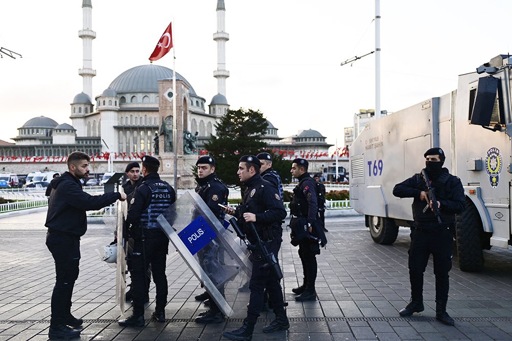 Глава МВД Турции Сулейман Сойлу: Анкара отвергает соболезнования посольства США в связи с терактом в Стамбуле - Российская газета