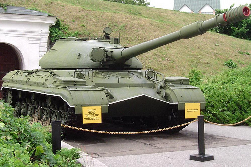 Самый мощный танк в мире: Почему в СССР не приняли на вооружение ИС-7 -  Российская газета
