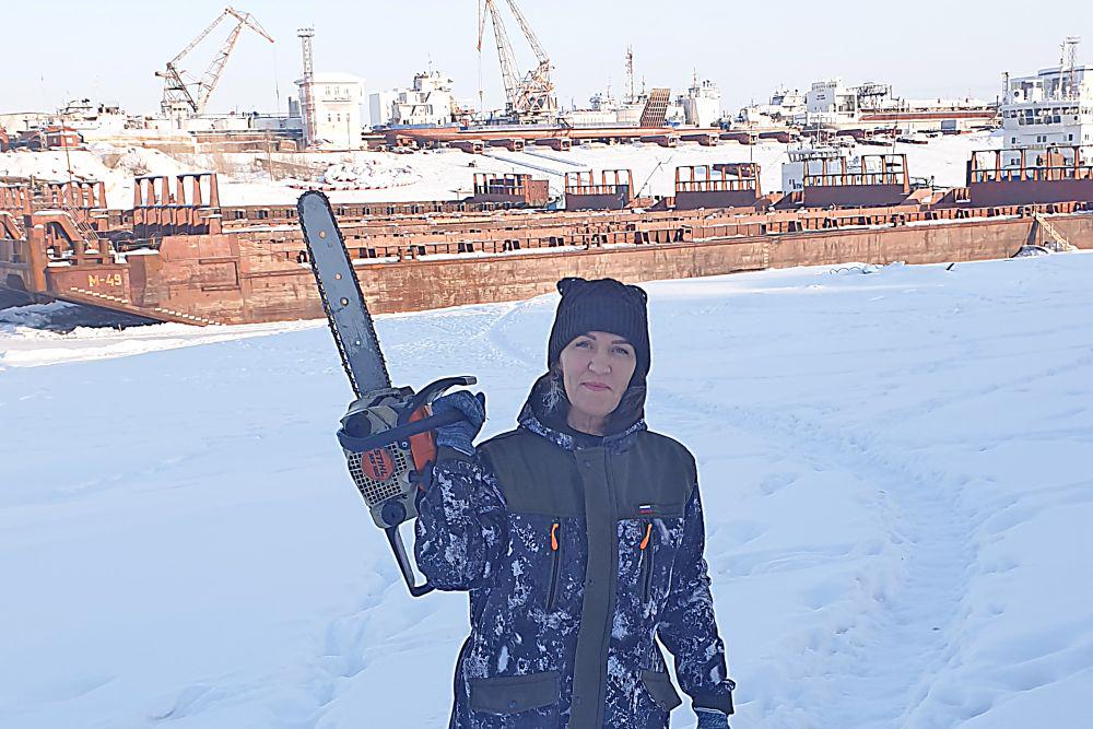 Как многодетная мама из Якутии стала укротительницей льда - Российская  газета
